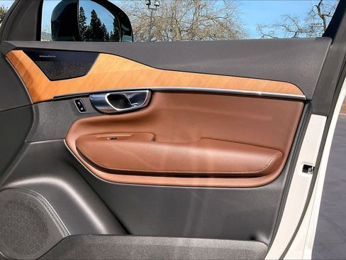 Used 2023 Volvo XC90 T8 Plus w/ Protection Package Premier image 27