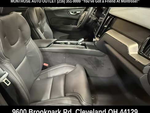 New 2026 Volvo XC60 B5 Ultra w/ Protection Package Premier AWD/4WD image 17