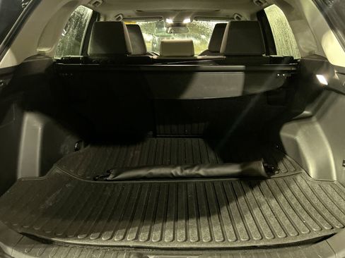 Used 2025 Toyota RAV4 XLE image 33