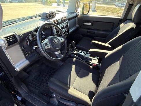 Used 2014 Toyota FJ Cruiser 4WD w/ Convenience Package image 13