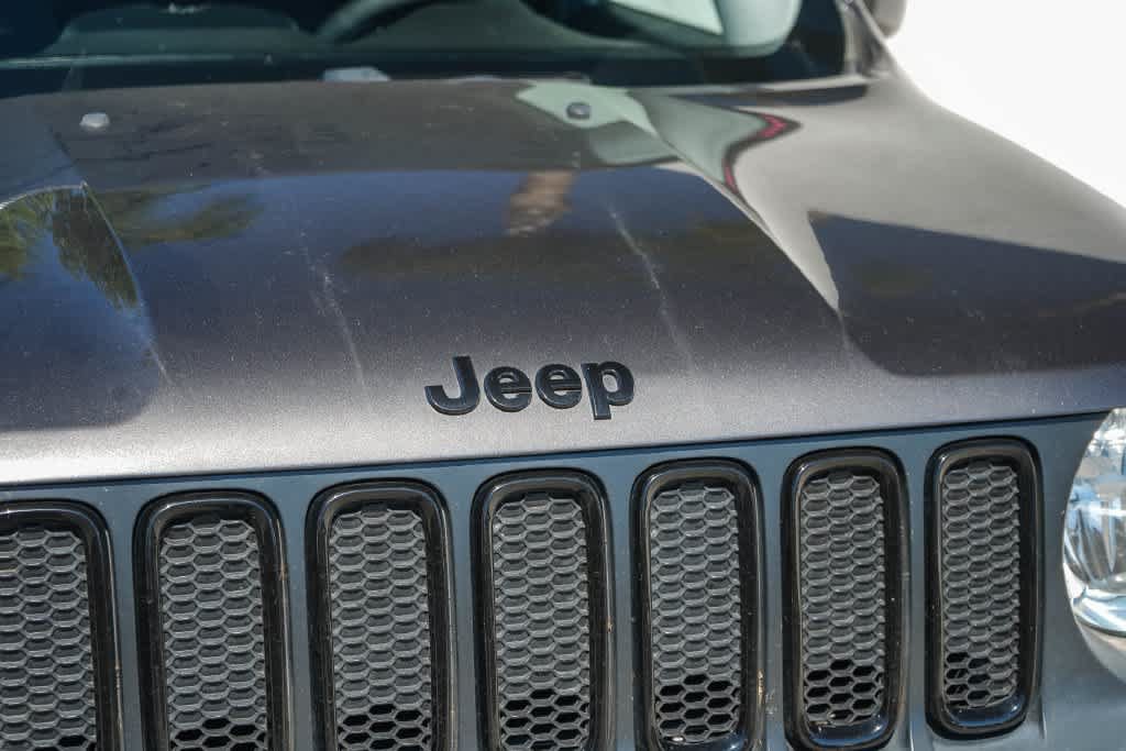 Used 2016 Jeep Renegade Latitude AWD/4WD image 5