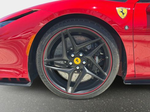 Used 2021 Ferrari F8 Tributo RWD image 12