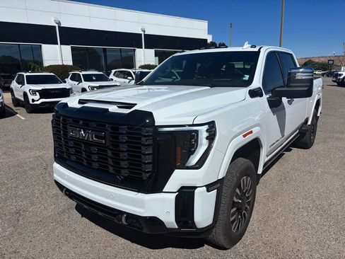 Used 2025 GMC Sierra 2500 Denali Ultimate AWD/4WD image 1
