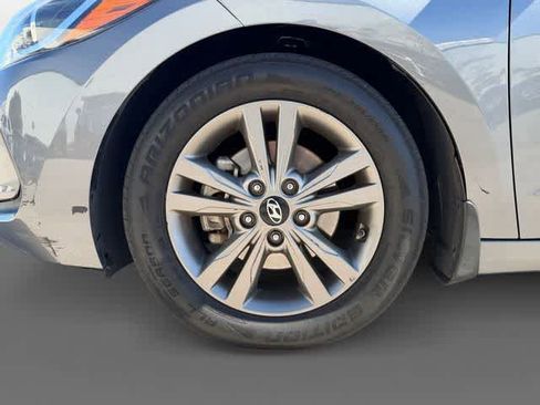 Used 2018 Hyundai Elantra SEL image 10