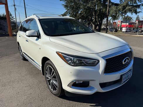 Used 2019 INFINITI QX60 Luxe w/ Sensory Package image 2