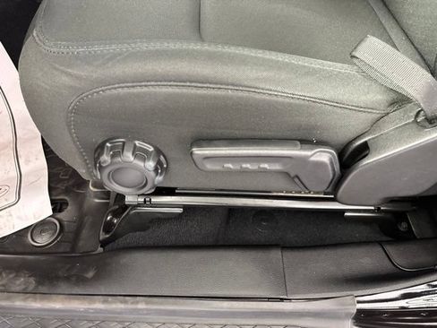 Used 2022 Jeep Gladiator Sport AWD/4WD image 8