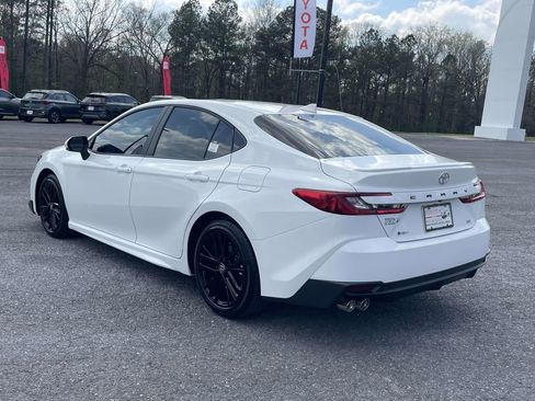 Used 2026 Toyota Camry SE image 3