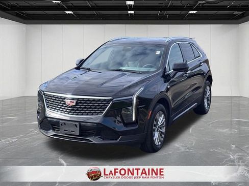 Used 2025 Cadillac XT4 Premium Luxury FWD image 1