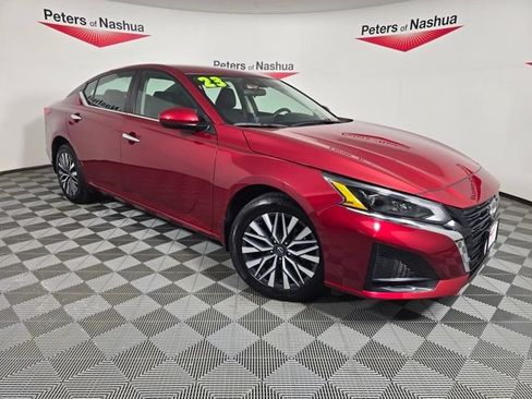 Certified 2023 Nissan Altima 2.5 SV AWD/4WD image 1