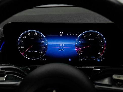 Used 2024 Mercedes-Benz GLB 35 AMG 4MATIC image 21