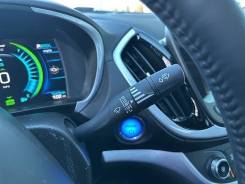 Used 2017 Chevrolet Volt LT w/ Comfort Package image 25