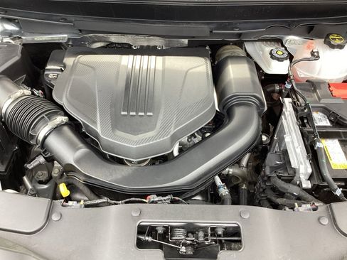 Used 2025 Chevrolet Traverse LT FWD image 37
