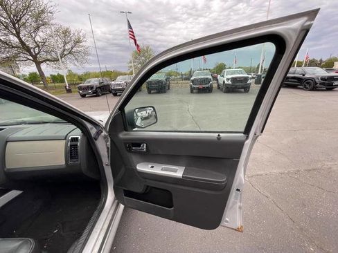 Used 2008 Mercury Mariner 4WD V6 image 31