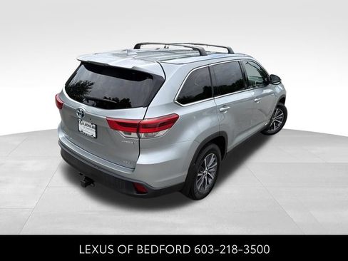 Used 2019 Toyota Highlander XLE AWD/4WD image 6
