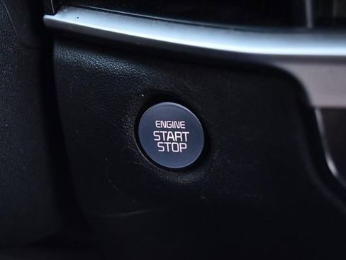 Used 2024 Kia Sorento S image 18