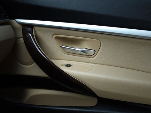 Used 2017 BMW 330i Gran Turismo xDrive image 18