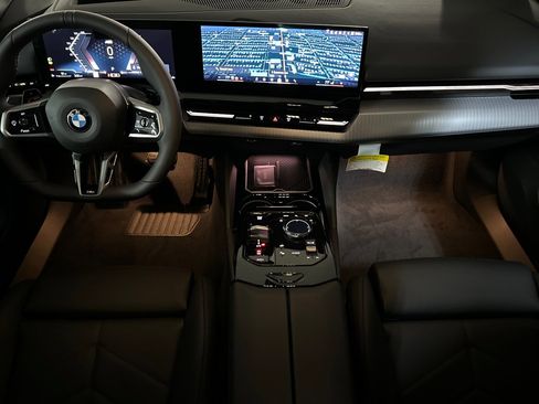 Used 2026 BMW 530i w/ M Sport Package RWD image 13