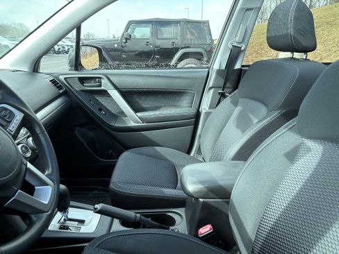 Used 2017 Subaru Forester 2.5i Premium image 8