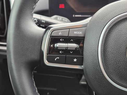 Used 2025 Kia Sorento S FWD image 27