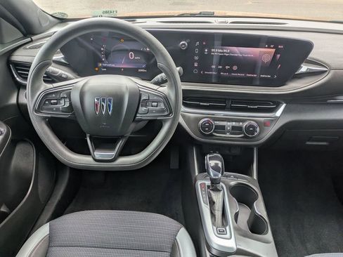 Used 2024 Buick Envista Preferred FWD image 31