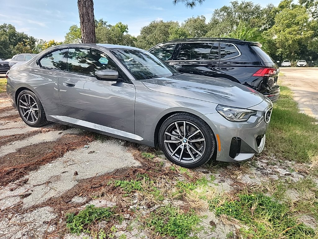 Used 2026 BMW 230i Coupe RWD image 1