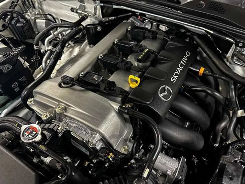 Used 2021 MAZDA MX-5 Miata RF Grand Touring RWD image 33