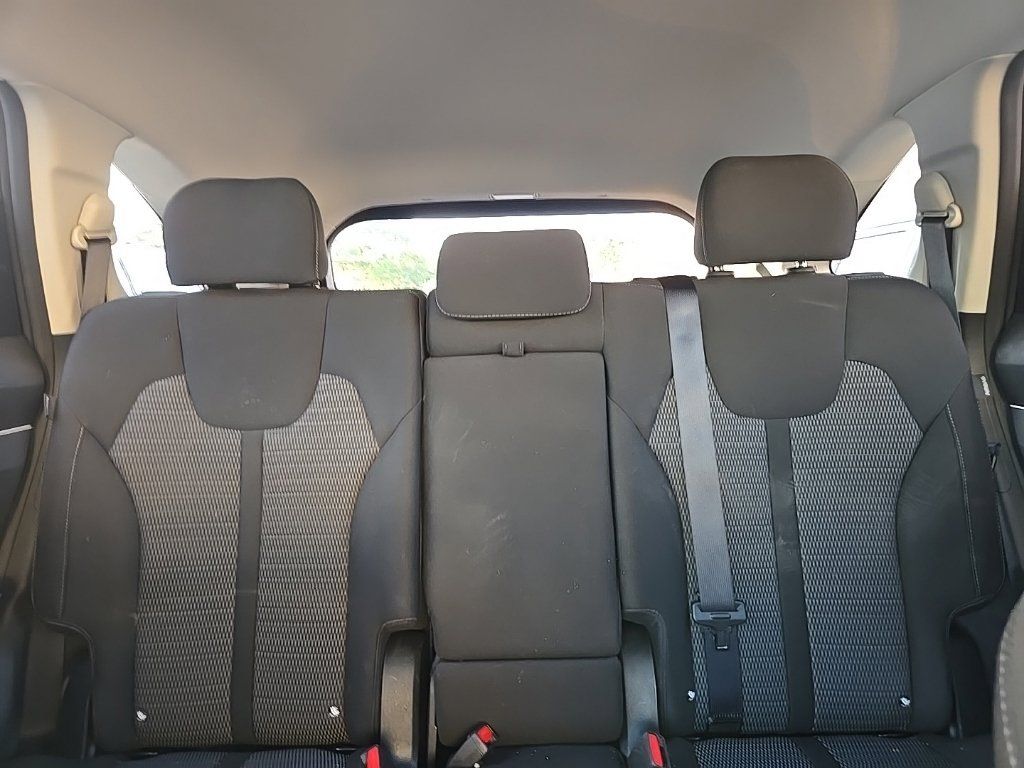 Certified 2024 Kia Sorento LX FWD image 29