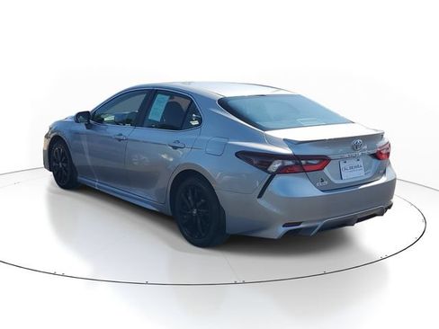Used 2024 Toyota Camry SE FWD image 3
