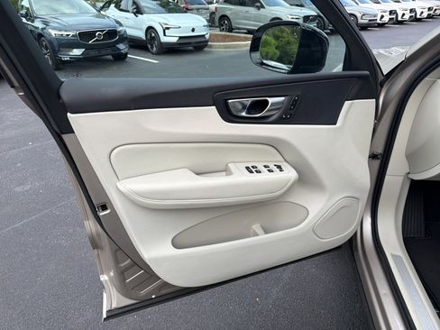 Used 2025 Volvo XC60 B5 Core AWD/4WD image 14