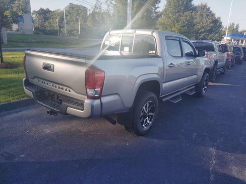 Used 2016 Toyota Tacoma SR RWD image 2