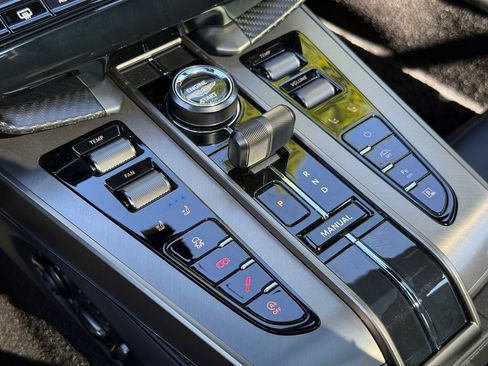 Used 2025 Aston Martin Vanquish image 31