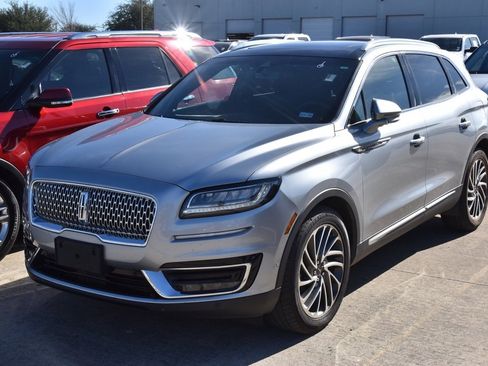 Used 2020 Lincoln Nautilus Reserve image 2