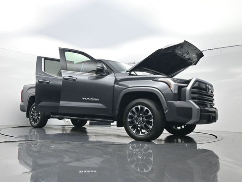 Used 2024 Toyota Tundra Limited w/ Power Package AWD/4WD image 32