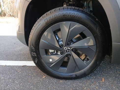 New 2026 Volkswagen Taos S FWD image 25