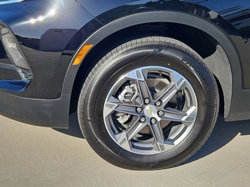 Used 2025 Chevrolet Blazer LT image 33