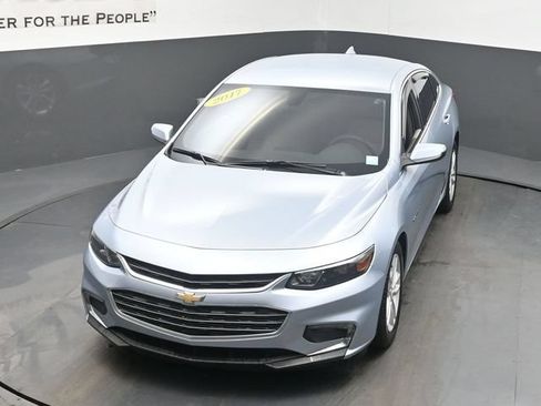 Used 2017 Chevrolet Malibu LT FWD image 43