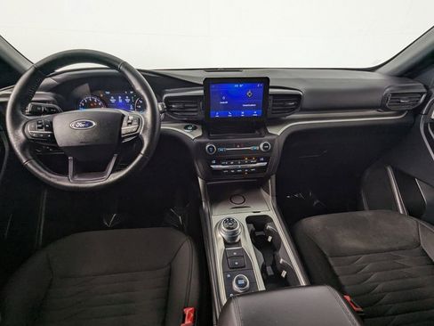 Used 2020 Ford Explorer XLT image 16