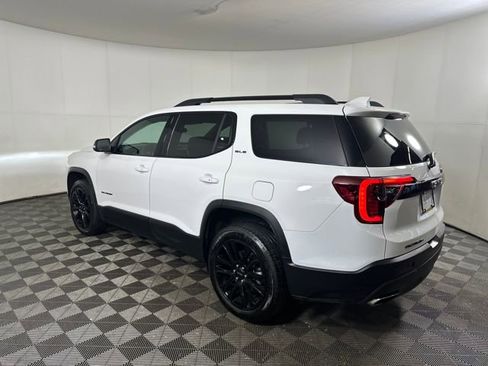 Used 2023 GMC Acadia SLE w/ Driver Convenience Package image 5