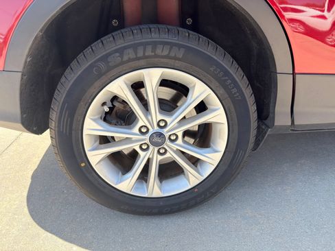 Used 2018 Ford Escape SEL AWD/4WD image 30