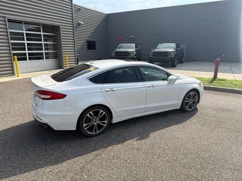Used 2019 Ford Fusion Titanium FWD image 4
