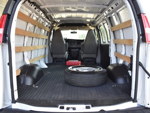 Used 2021 Chevrolet Express 2500 w/ Driver Convenience Package RWD image 9