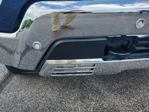 Used 2022 Chevrolet Silverado 1500 LTZ w/ LTZ Premium Package AWD/4WD image 8