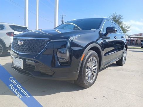 Used 2025 Cadillac XT4 Premium Luxury w/ Cold Weather Package image 4