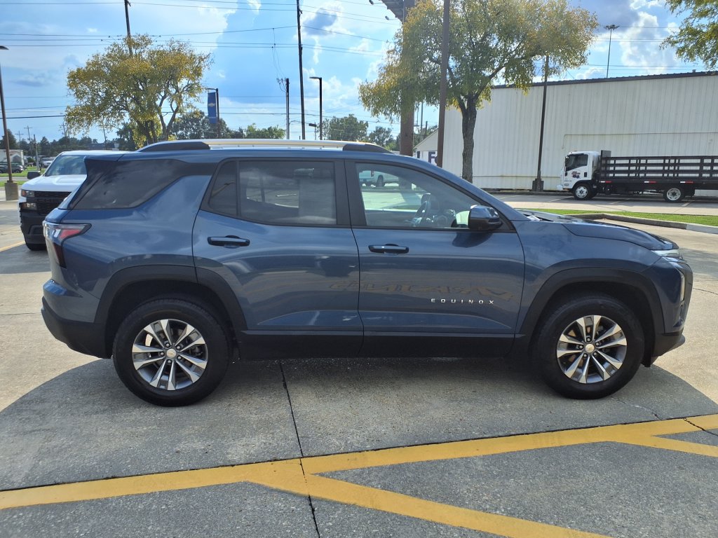 Used 2025 Chevrolet Equinox LT w/ Convenience Package II AWD/4WD image 4