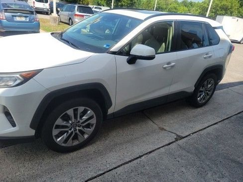 Used 2019 Toyota RAV4 XLE Premium w/ Cold Weather Package AWD/4WD image 1