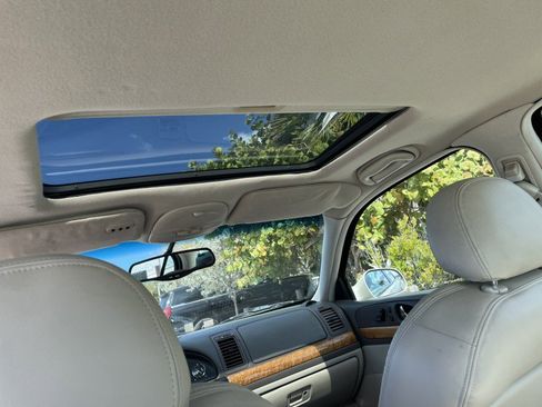 Used 1999 Lincoln Continental image 25