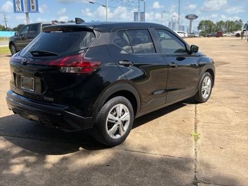 Used 2023 Nissan Kicks S FWD image 6