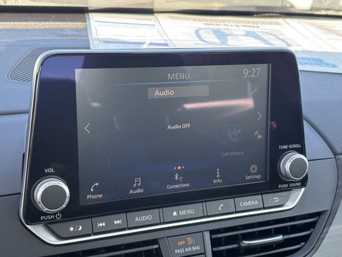 Used 2024 Nissan Altima 2.5 SV FWD image 18