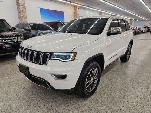 Used 2017 Jeep Grand Cherokee Limited w/ Luxury Group II AWD/4WD image 2