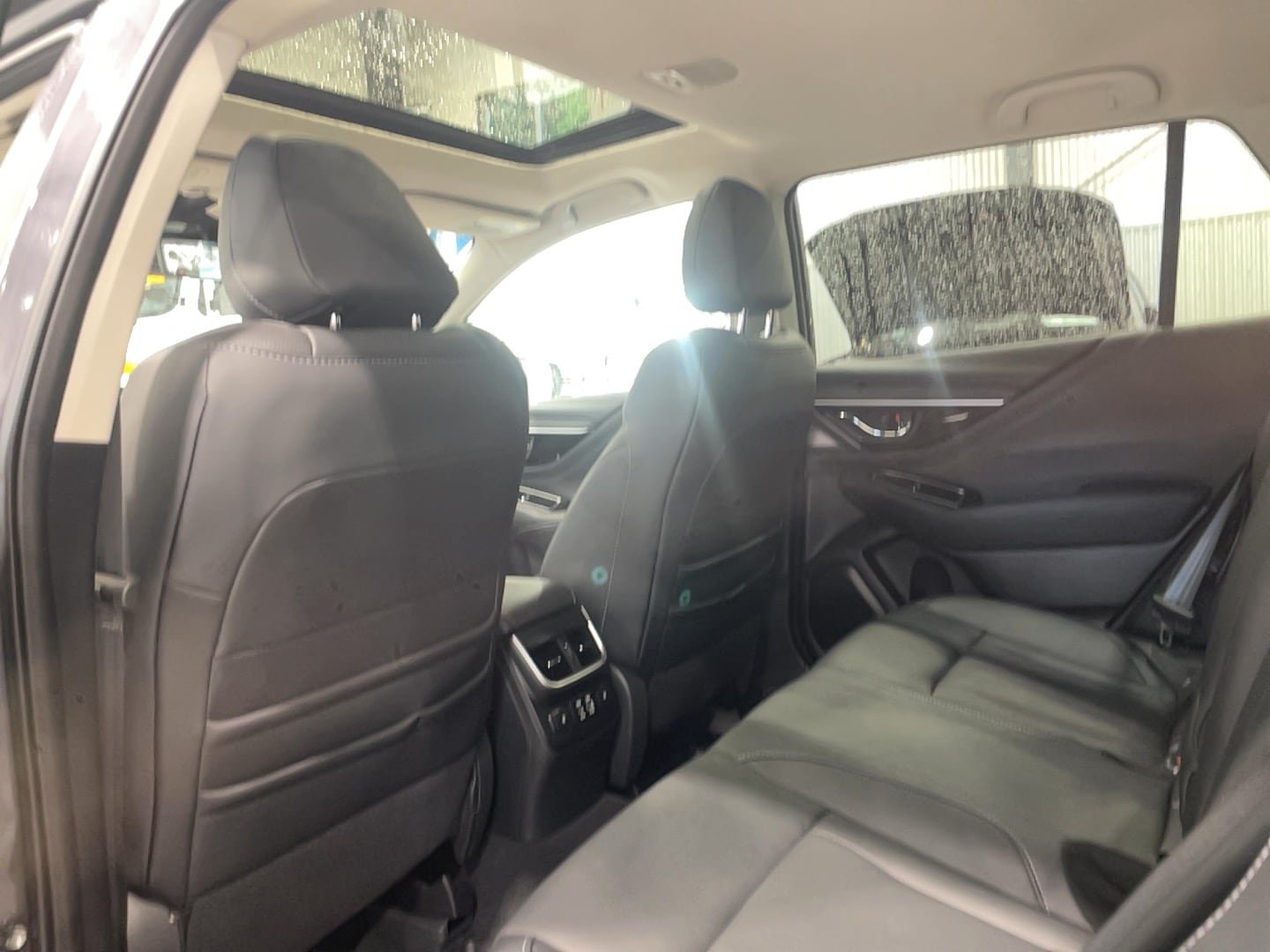 Used 2025 Subaru Outback Touring AWD/4WD image 7